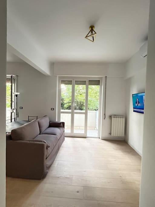 Apartment Center - Old Town - With Balcony - Next To Station Genoa