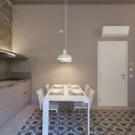 Casa222 - Stylish Apartment La Spezia Old Town - 5' Station To Cinque Terre