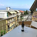 Rosa Celeste Bilocale Con Vista Mare In Sanremo