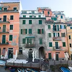 Sara Apartment, Comfort And Lateral Sea View