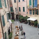La Casa Del Pinguino - In The Center With Ac