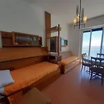 Attico Sul Mare Con Balcone Sulla Spiaggia E Terrazza Solarium Di 25 Mq