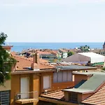 Appartamento Di 5 Locali,8 Posti Letto Vista Mare