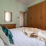 Sea Mint Apartment