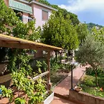 Eden House - With Garden & Parking