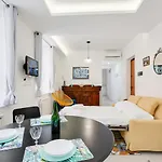 Pra' Modern & Cozy Apartment