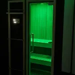 Varazze Suite Idromassaggio E Sauna
