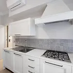 Victoria Apartments Acquarius