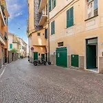 Lovely Apartment In Imperia With Kitchen