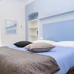 Lia Rooms