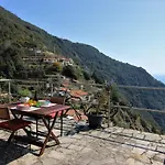 La Casetta Di Giuly A Picco Sul Mare