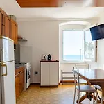 Altido Light Flat Near The Beach In Riva Trigoso