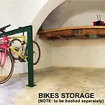 G30 Finalborgo Lodging'N Bike Box