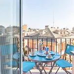 Contemporary Apartment In Sturla By Wonderful Italy