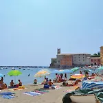 2 Bedroom Lovely Apartment In Chiavari