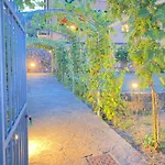 Villa Arancia Quiet, Central, Parking And Air Conditioning
