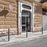 Porto Mirabello Central & Lovely Apartment