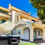 Il Gabbiano 4&1, Emma Villas