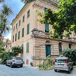 Appartamenti In Villa Del '900