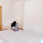 Genova Rooms Serra B