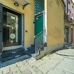 New!Central Apt 5 Min Walk From The Metro Brignole