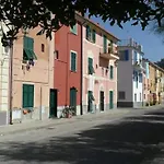 Casa Borgo Ponente, Affacciata Sul Mare