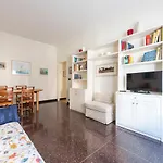 Joivy Cosy Family Flat Near Sturla Beach