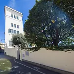 Luxury Apartment By Holiday Home 24