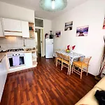 Ah Beach House Crociera