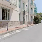 Bordighera Seaside Roomy Apartment