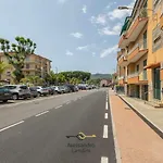 Casa Lorena Centralissimaparking Privato Centrale