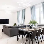 Luxury Apartment Steps From Sea