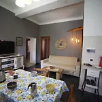 2 Appartamenti Totale 12 Posti Letto