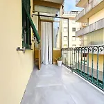Elegante A Due Passi Dal Centro