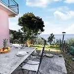 Stunning Home In Moneglia With Kitchen