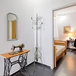 2 Bedroom Cozy Apartment In Genova