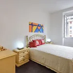 2 Bedroom Cozy Apartment In Genova