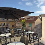Prima Fila Due Pemium Guest House