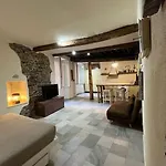 Iris 3: Un Fiore A Camogli