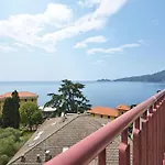 Dolce Acqua Flexyrent Apartment Terrace & Parking - No Ac