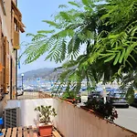 Adamaina - Sea View Apartment With Private Garage