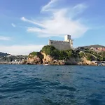 Chez Fernando Front Beach