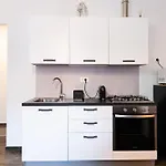 Mari Urbani