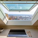 Joivy Exclusive Flat For 8, With Stunning City And Seaview