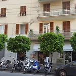 Ari Guest House