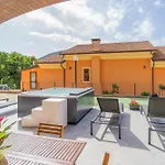 045B - Villetta Moderna 02-24E Con Vasca Idromassaggio In Giardino, Solo 15 Minuti Da Mare E Spiaggia - Posto Auto Gratuito