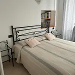 Appartamento In Tipico Carugio Ligure