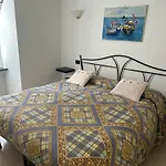 Appartamento In Tipico Carugio Ligure