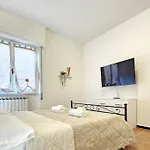 Cozy Home With Free Parking And Garden Space