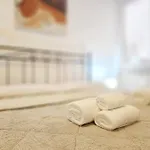 Cozy Home With Free Parking And Garden Space